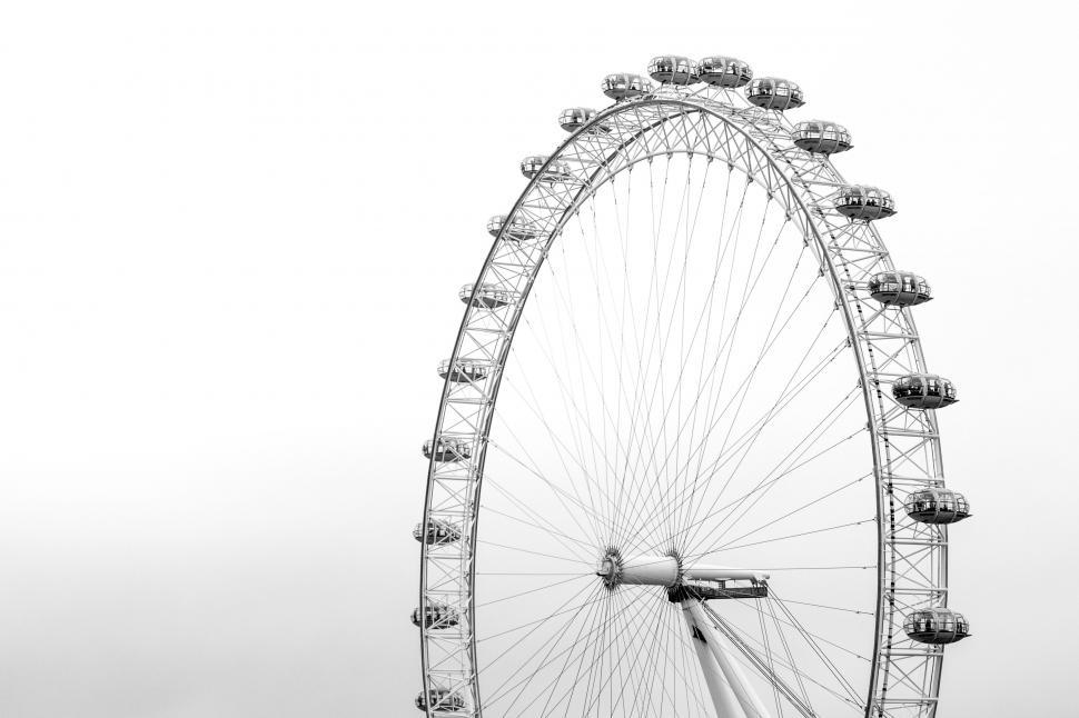 Free Image of Large Ferris Wheel on Field 