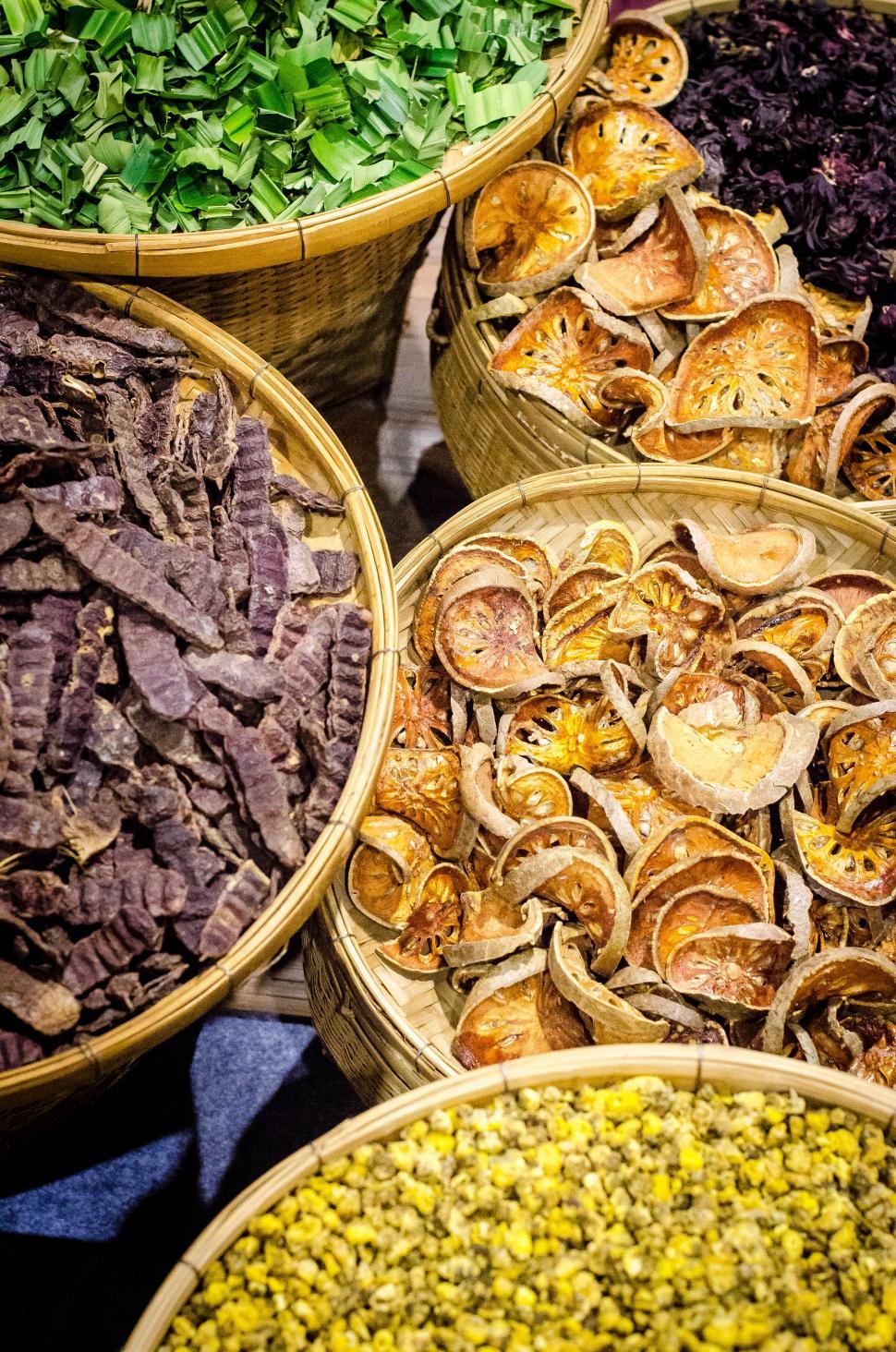Free Image of Thai Herbs in wicker baskets 
