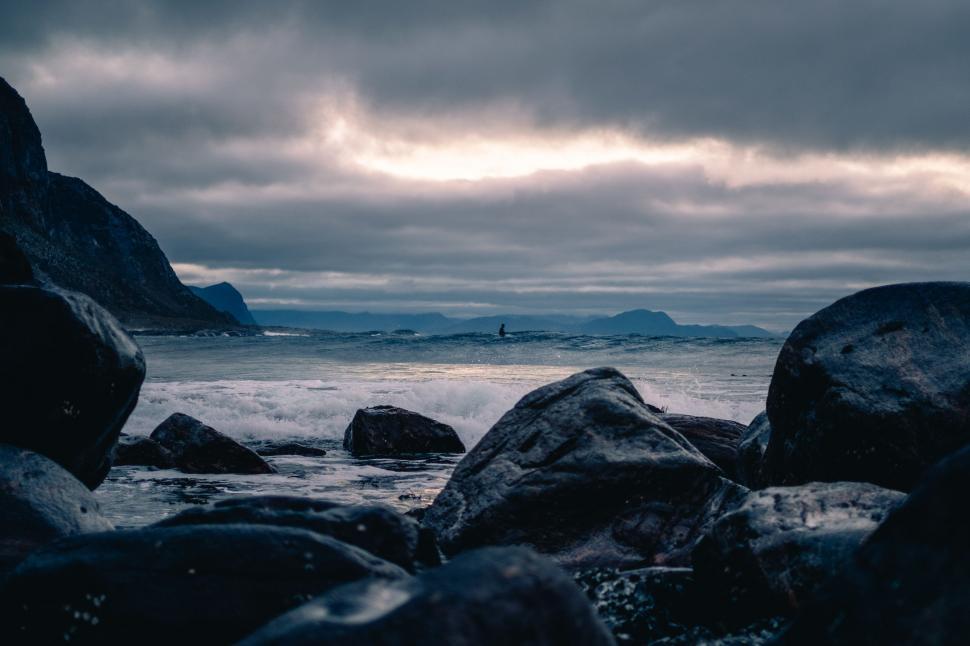 Free Image of Rocks and Water in Monochrome 