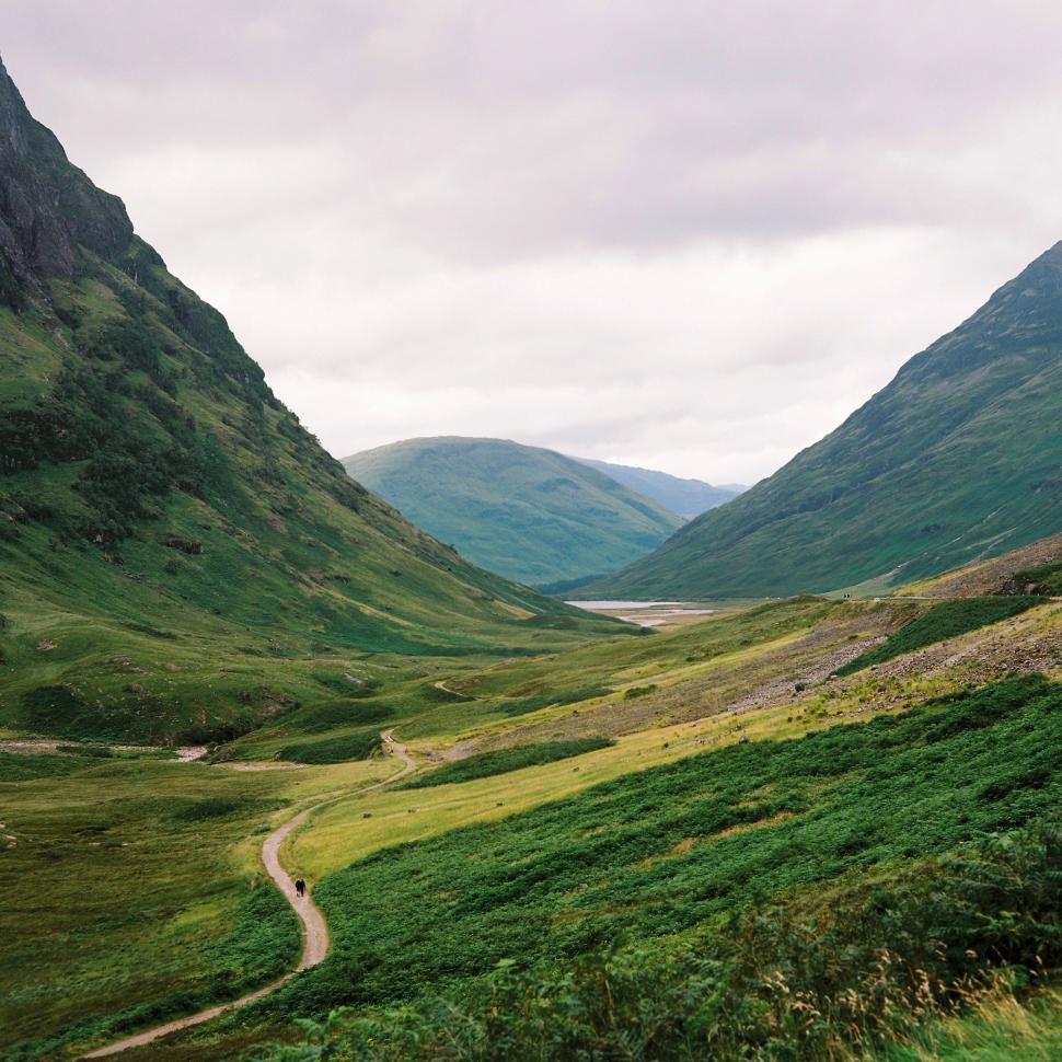 Free Image of Majestic View of Valley and Mountains 