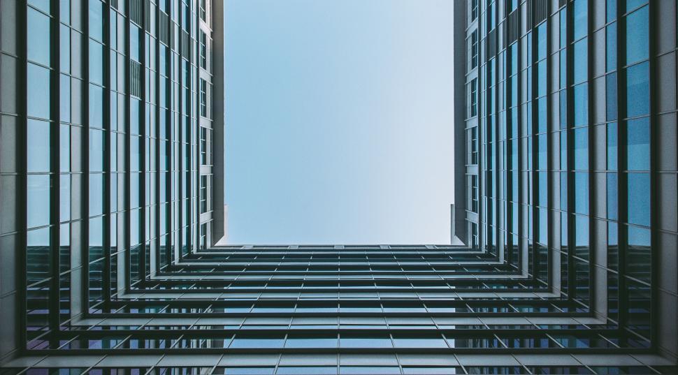 Free Image of Towering Skyscraper With Numerous Windows 