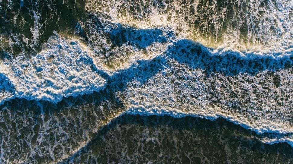 Free Image of Aerial View of the Ocean With Waves 