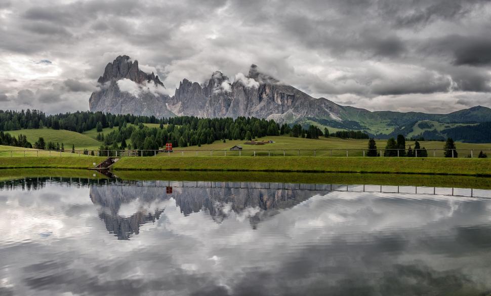 Free Image of Majestic Mountain Range Overlooking Lake 