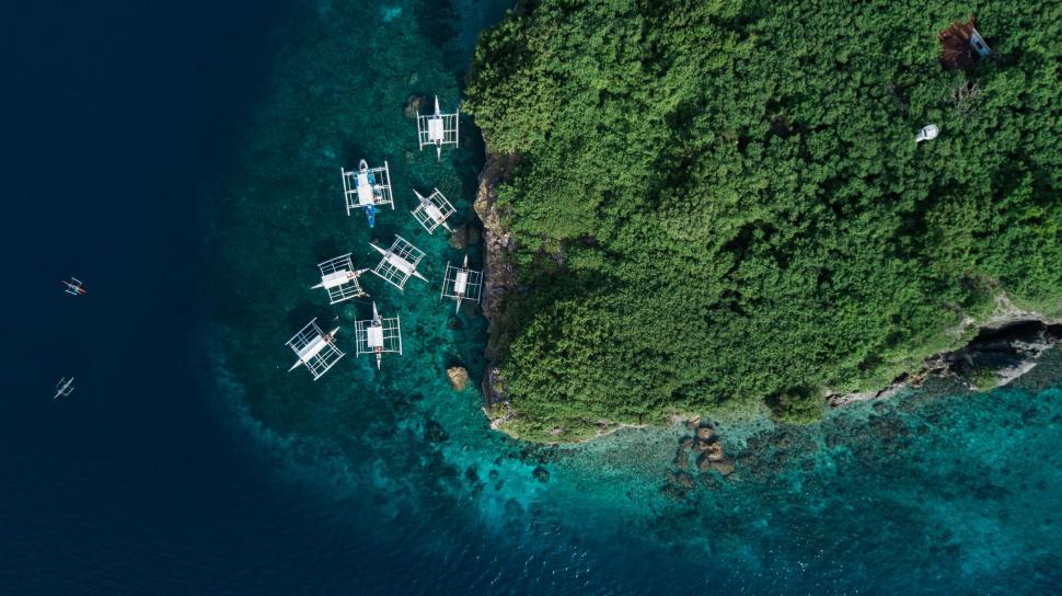 Free Image of Aerial View of Multiple Boats in the Water 