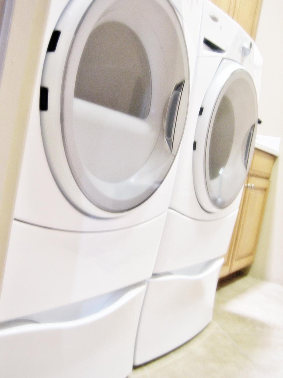 Free Image of Washer and Dryer 