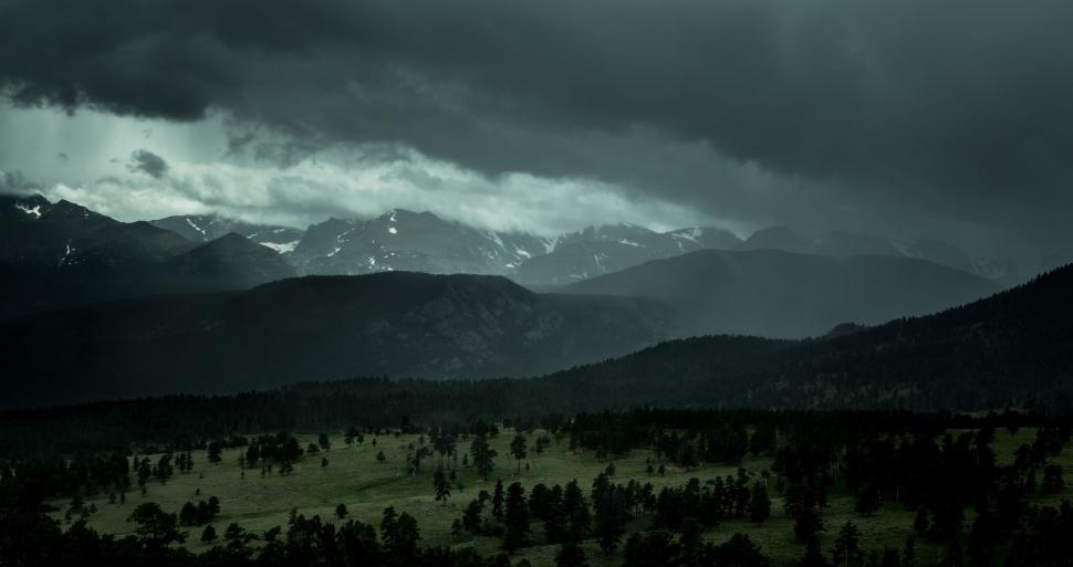 Free Image of Majestic Mountain Range in Black and White 