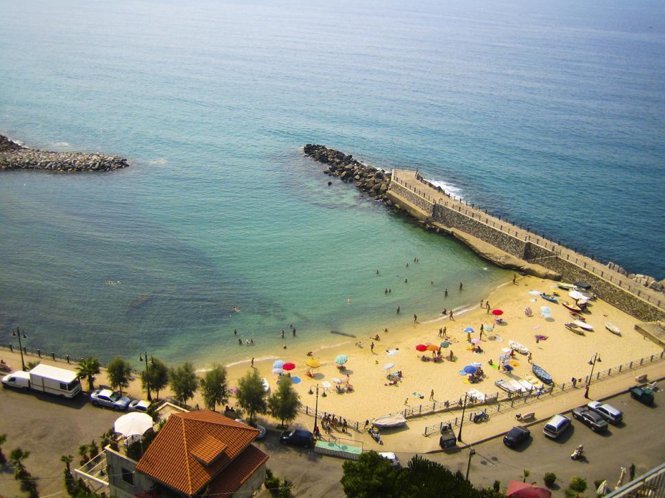 Free Image of Sand beach in Italy 