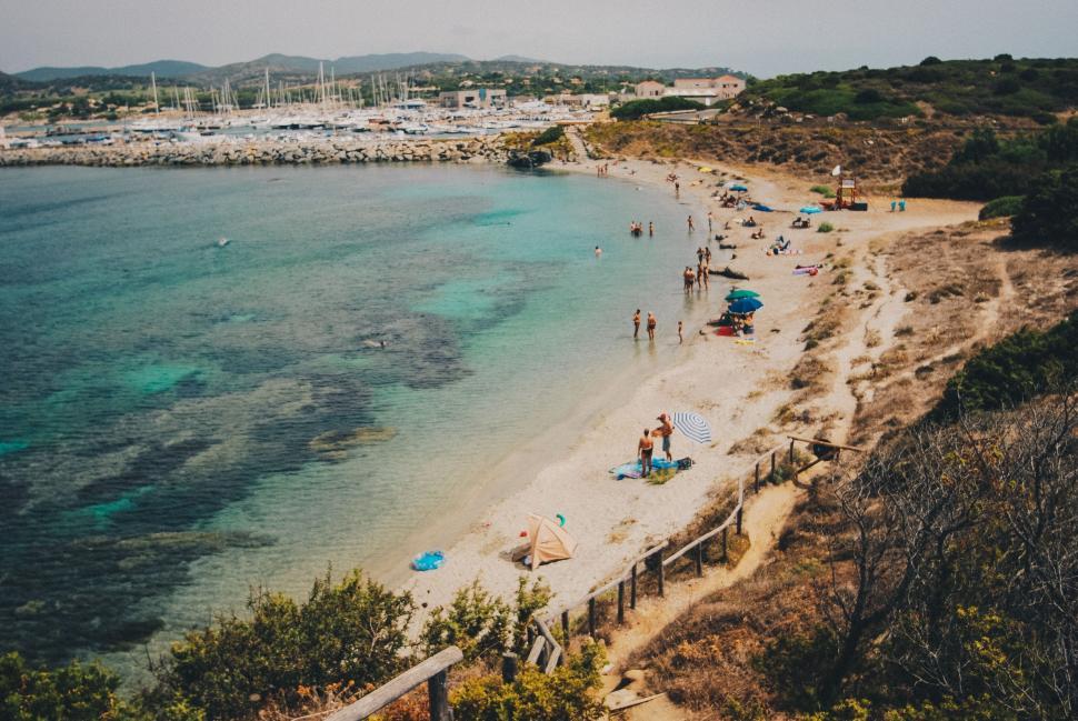 Free Image of Crowded Beach Scene 
