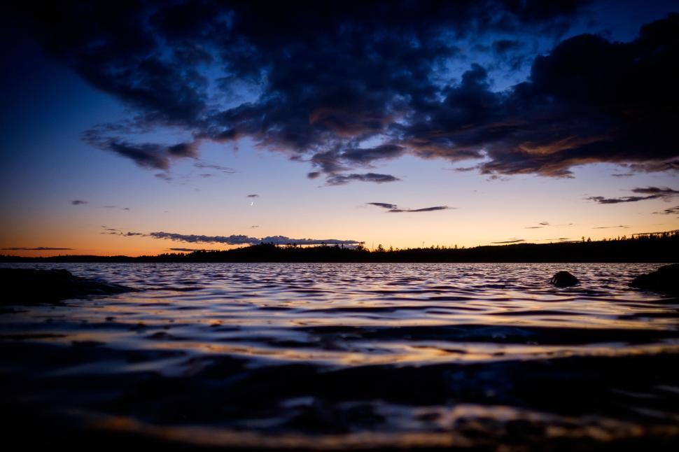 Free Image of Water Body With Sky in Background 