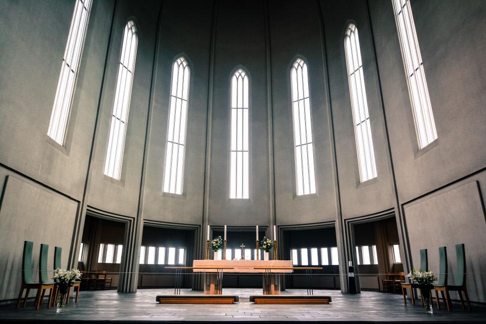 Free Image of Large Room With Wooden Bench 