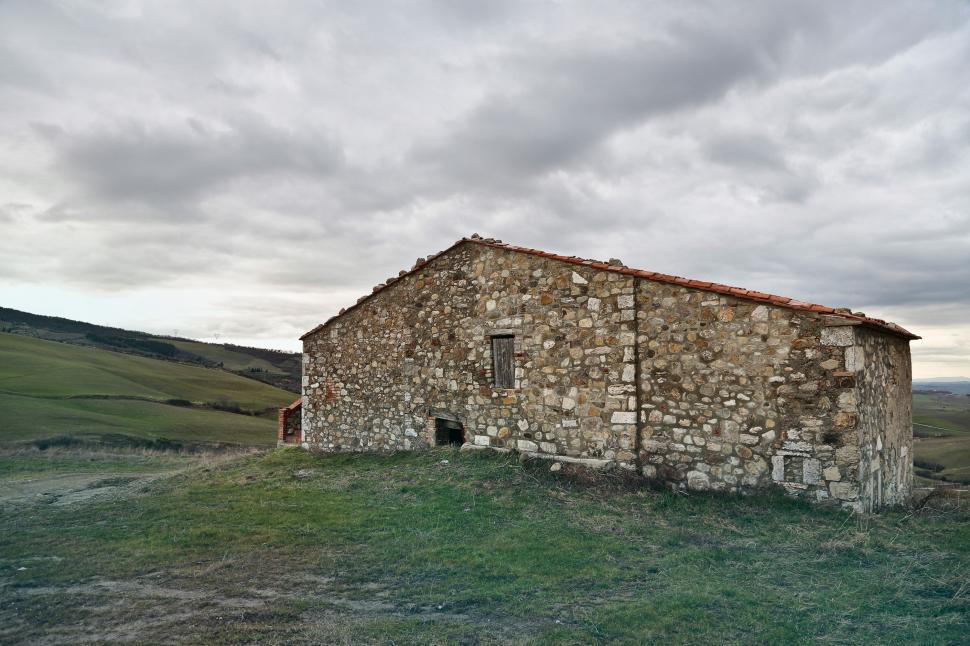 Free Image of View Of Old Stone House 
