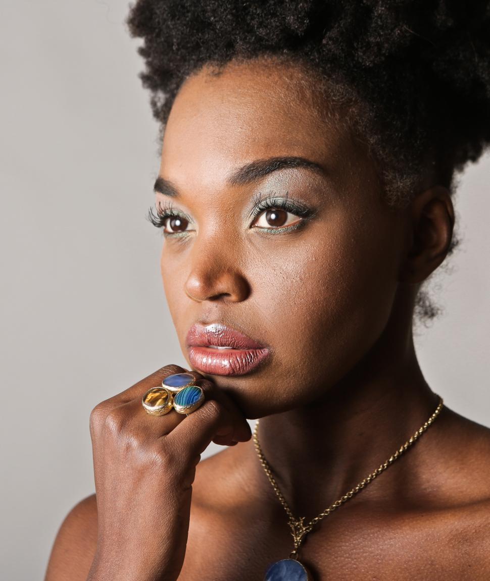 Free Image of A young African woman wearing jewelry 