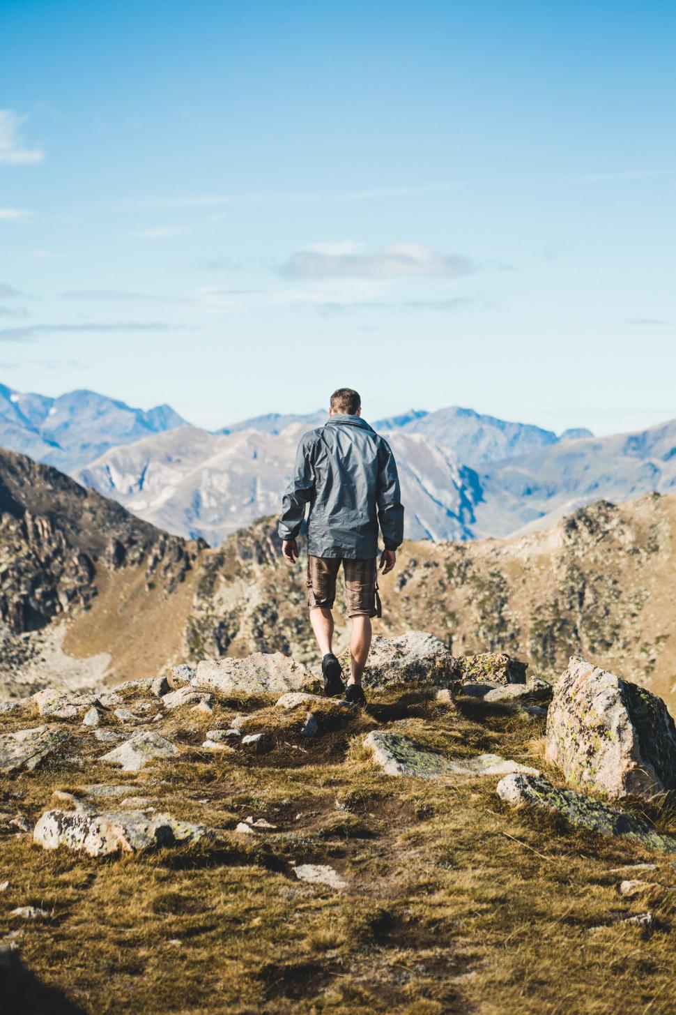 Free Image of A young caucasian hiker in the mountains 