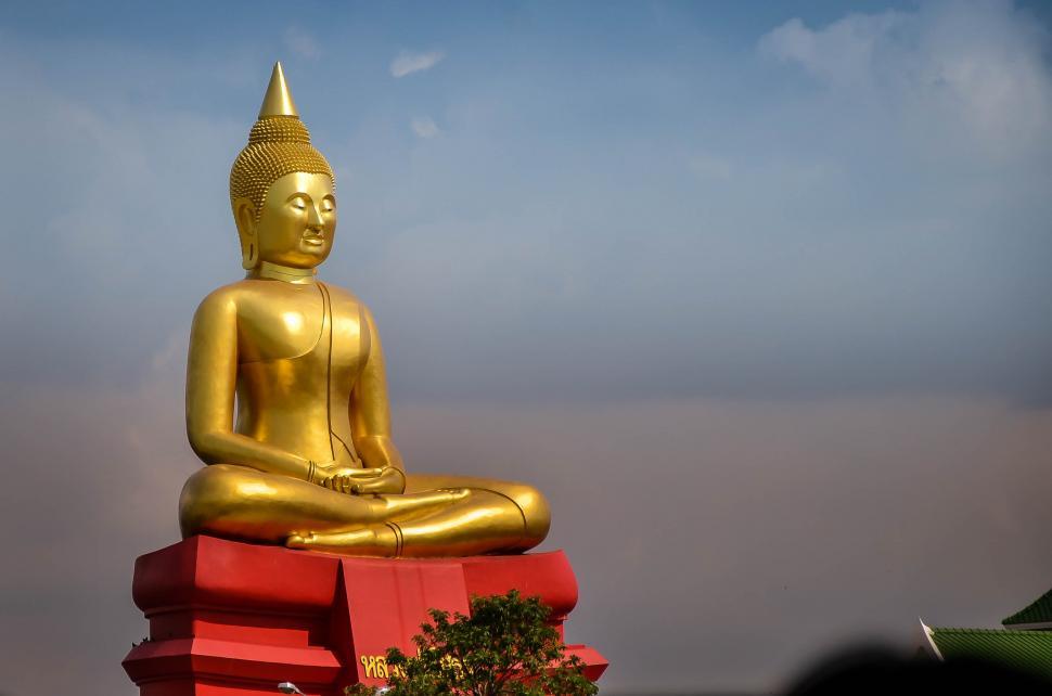 Free Image of Large Gold Buddha Statue  