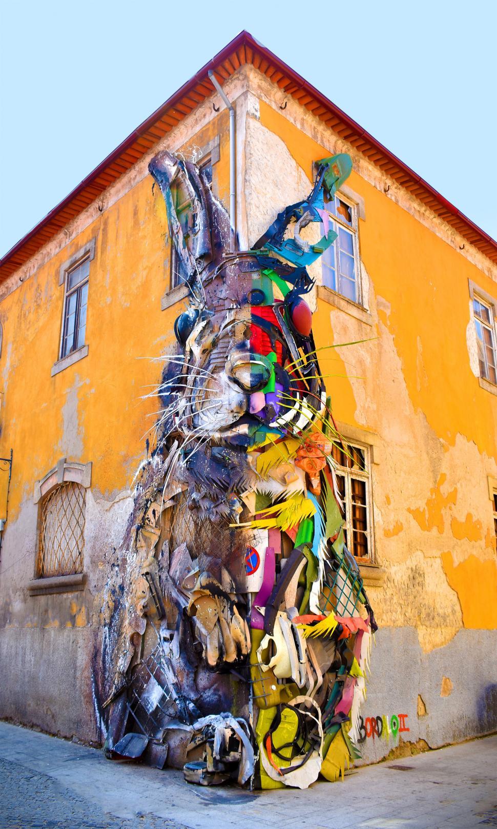 Free Image of Urban Art - Porto - V.N. Gaia - Old Port Wine Cellars 