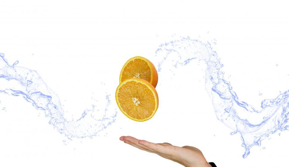 Free Image of fruit and water 