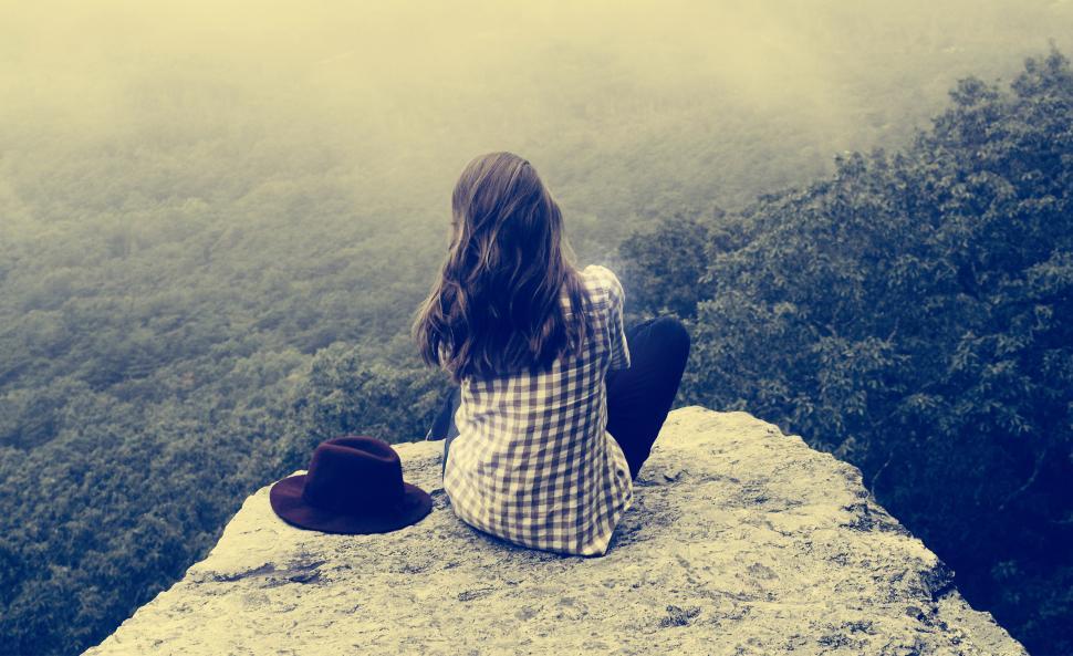 Free Image of Girl Sitting on Ledge - Vintage Looks 