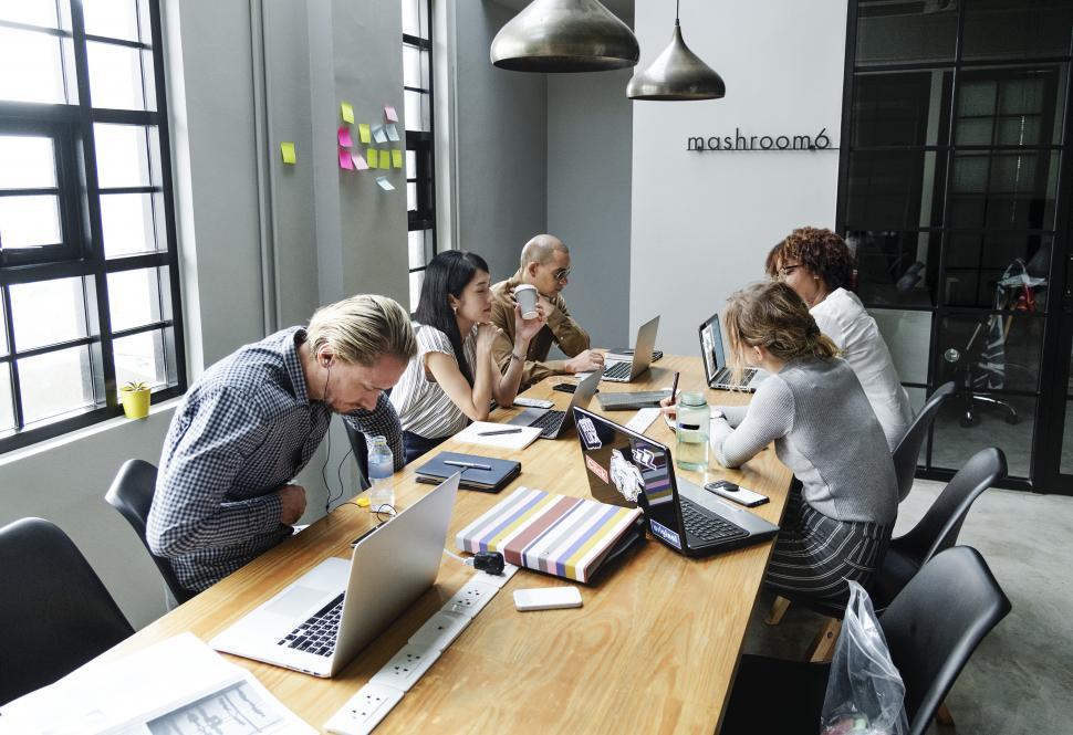 Free Image of Colleagues working in a business meeting 