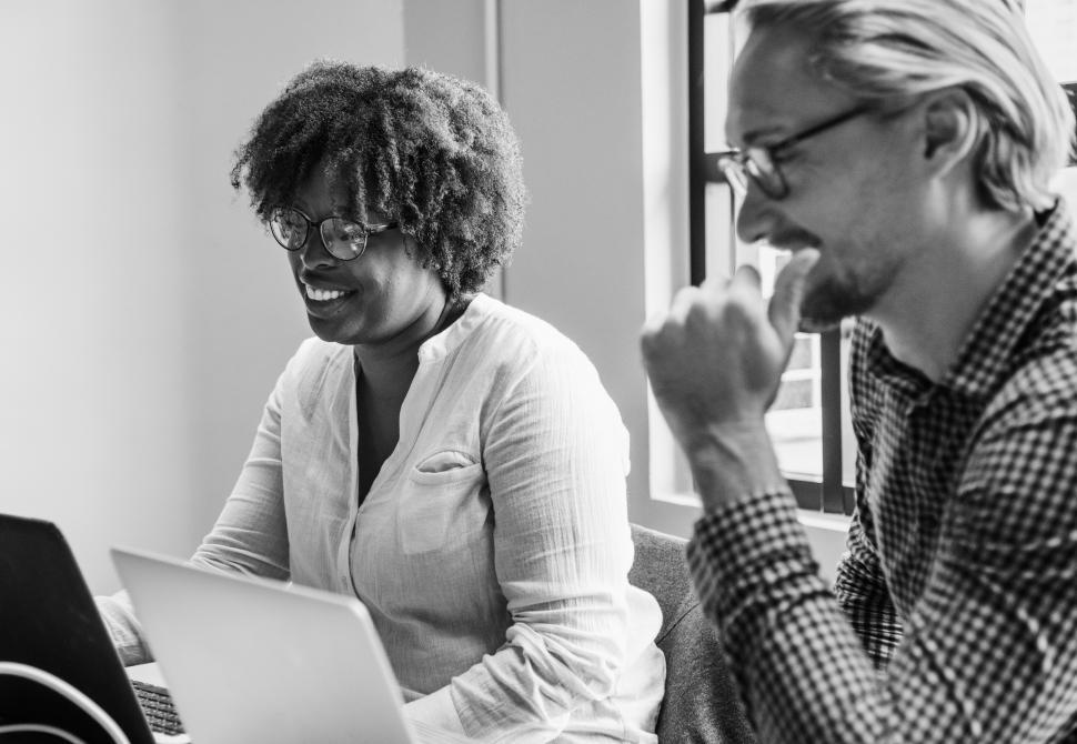 Free Image of Black and white photo - colleagues in the office 