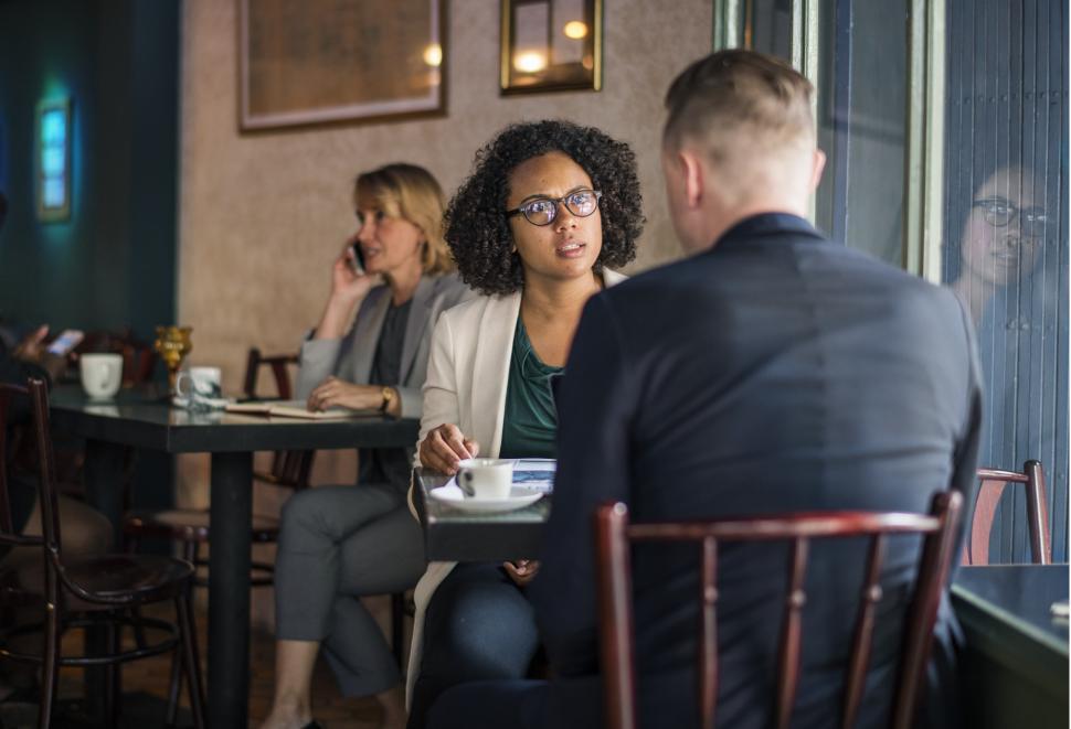 Free Image of Two businesspeople at a cafe 