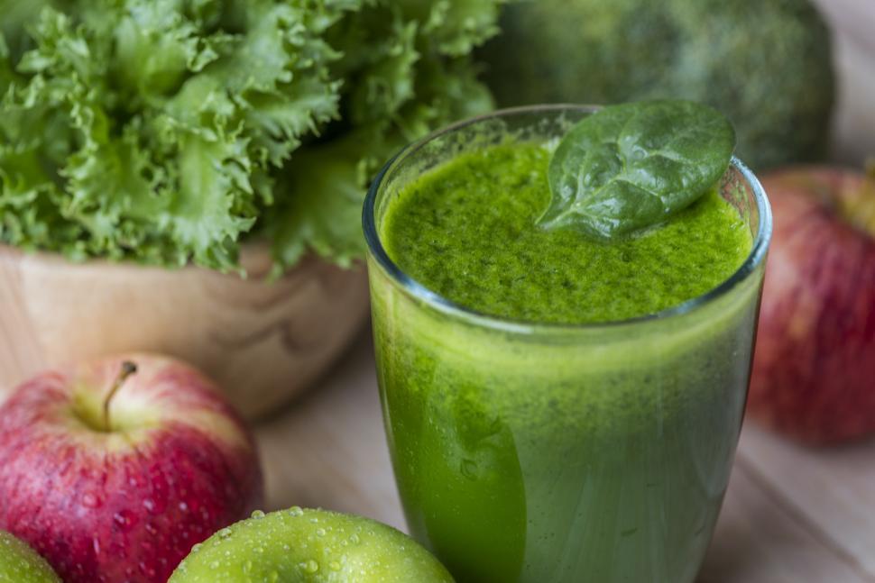 Free Image of Close up of a glass of apple and vegetable smoothie 