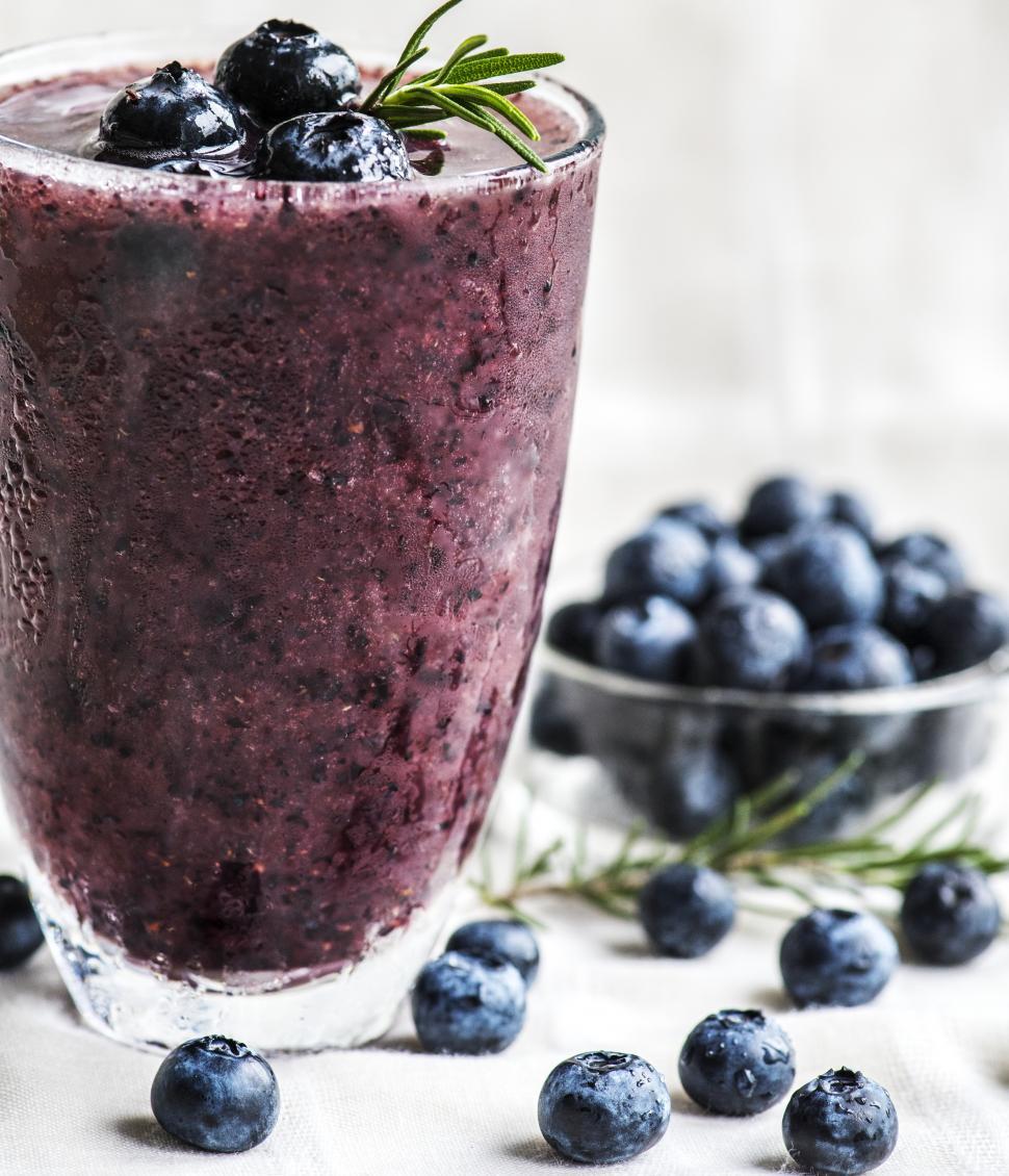 Smoothie Cup To Go Stock Illustration - Download Image Now - 2015,  Blueberry, Cup - iStock