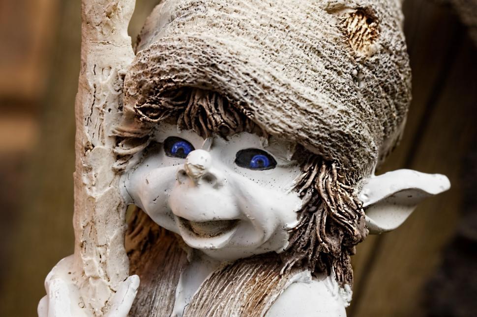 Free Image of Close Up of Statue of Person Wearing a Hat 