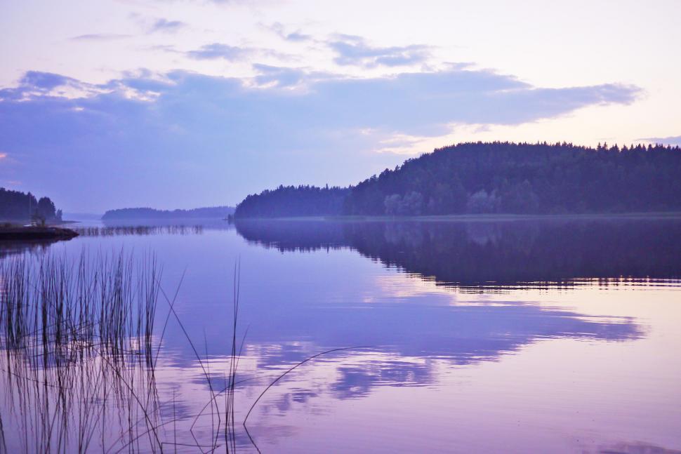 Free Image of Colorful Sky and Lake  