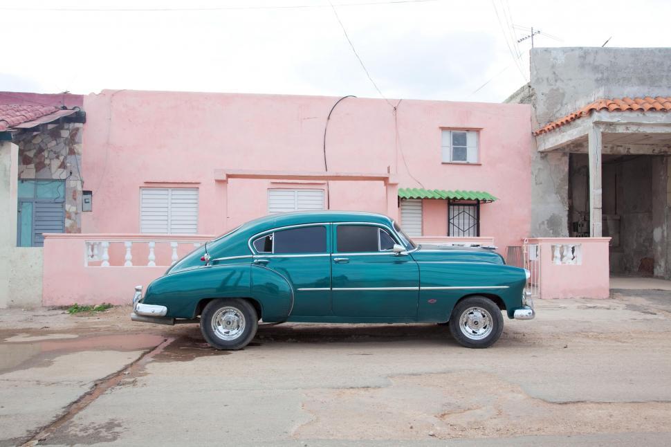 Free Image of Retro Car  