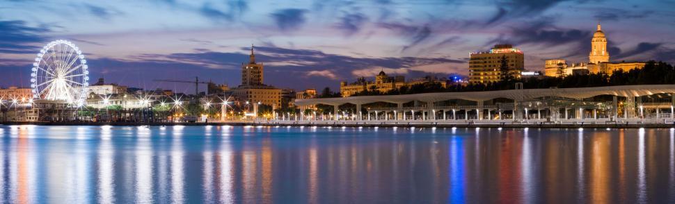 Free Image of Evening view of a city  