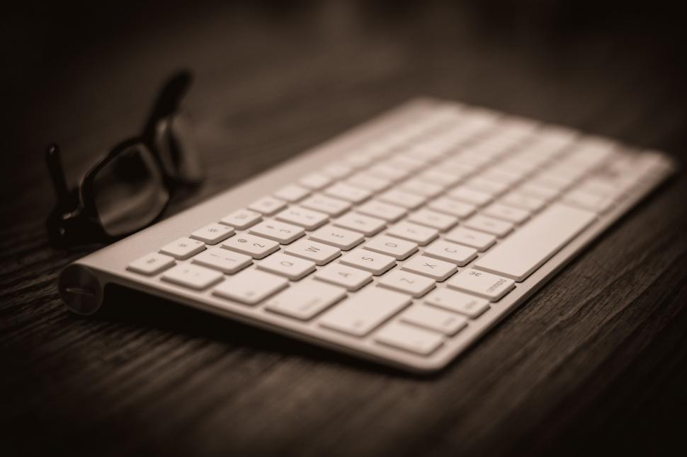 Free Image of Apple Keyboard 