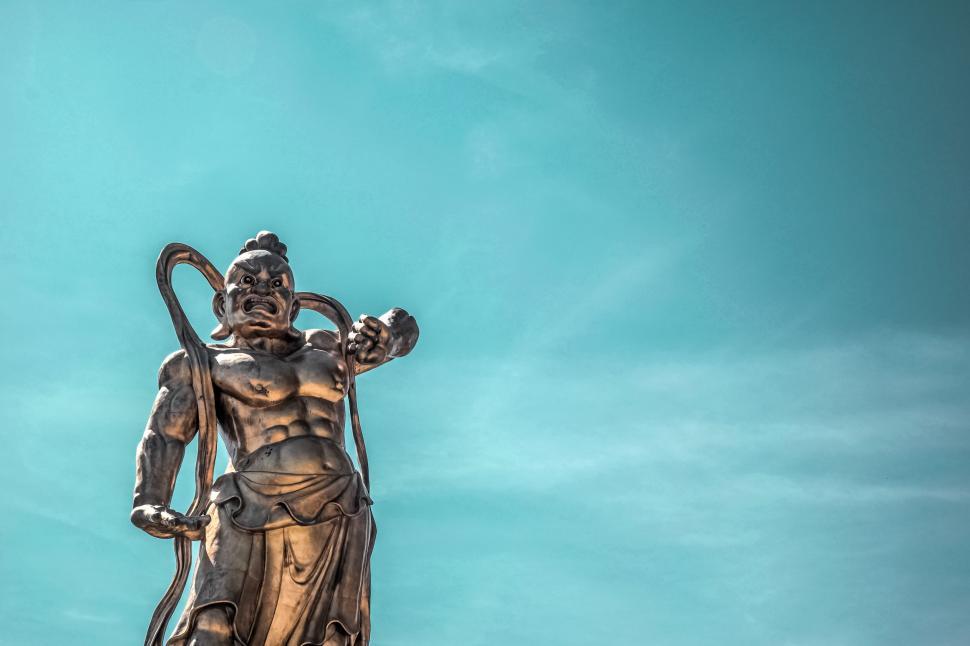 Free Image of Chinese temple statue 