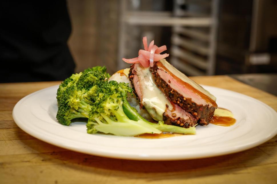 Free Image of Meat with Broccoli 