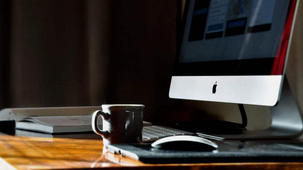 Free Image of iMac on Work Desk  