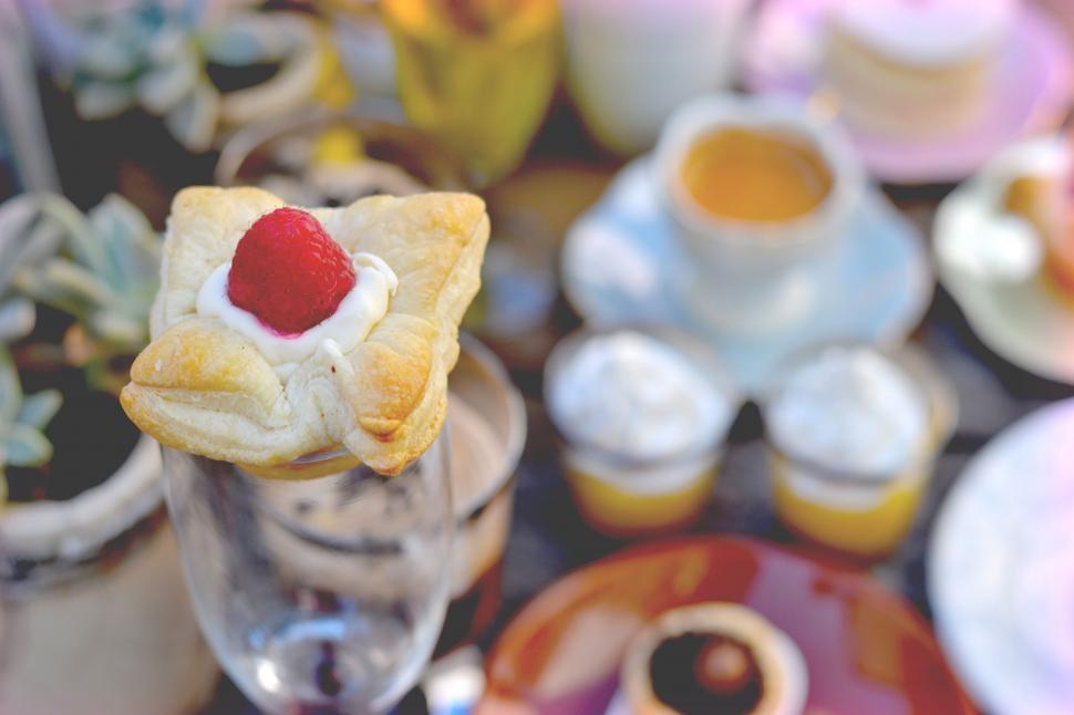 Free Image of Raspberry Dessert 