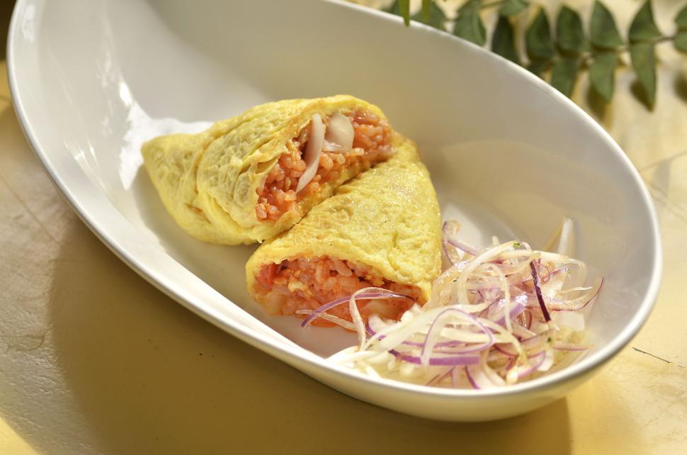 Free Image of Chicken roll with onions  