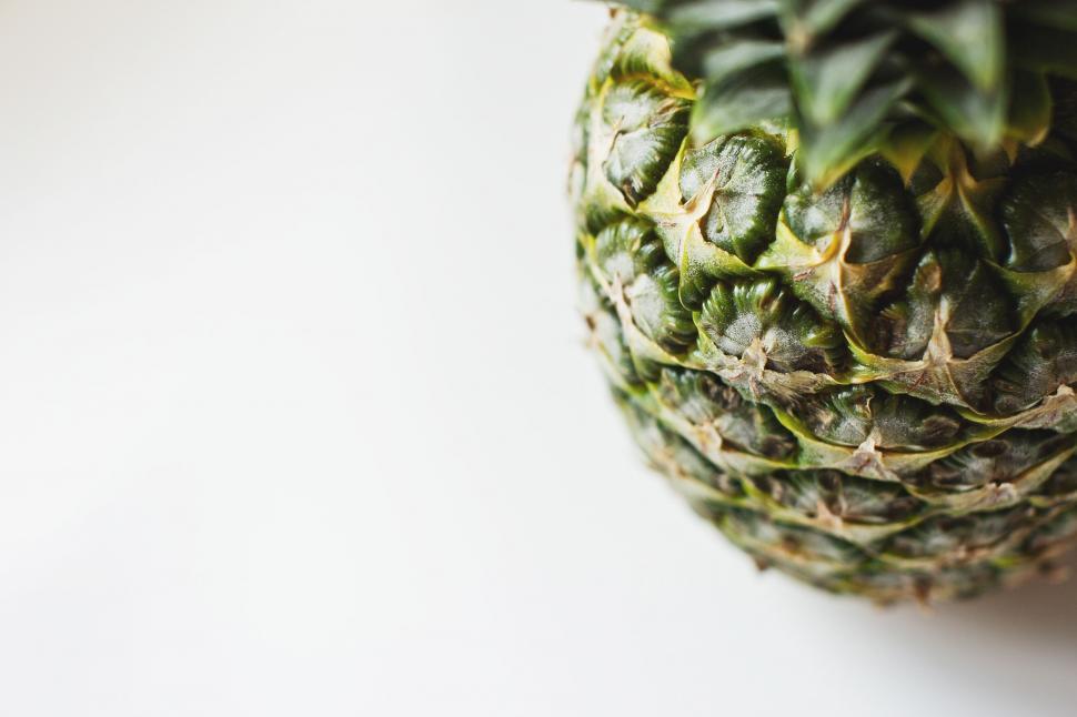 Free Image of Pineapple - Copy space  