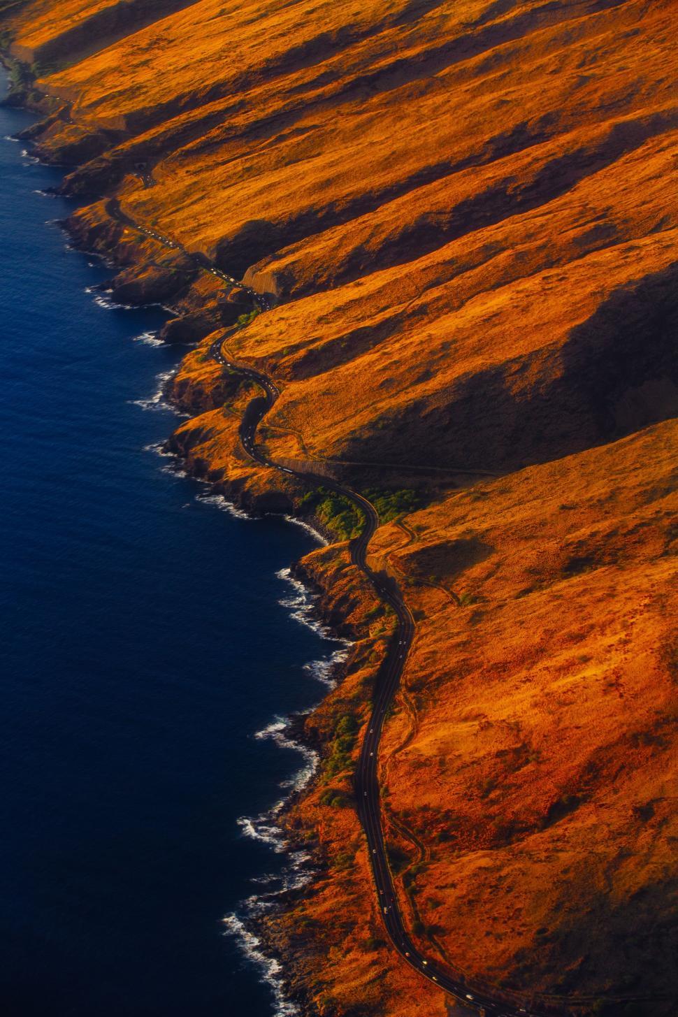 Free Image of Ocean Road 