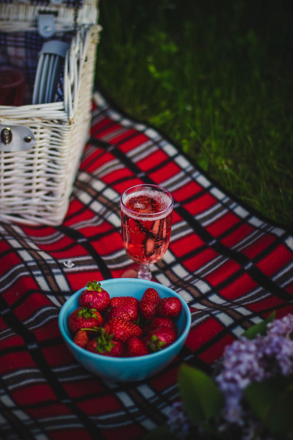 Free Image of Strawberries Juice  