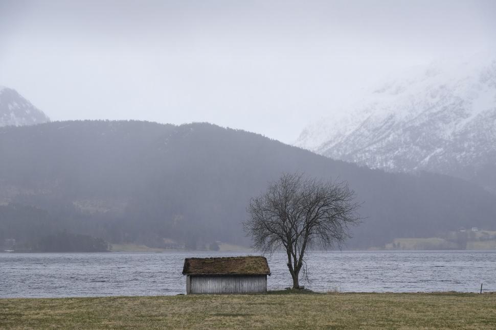 Free Image of Barn and Fog  