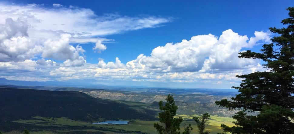 Free Image of Clouds and Mountains  