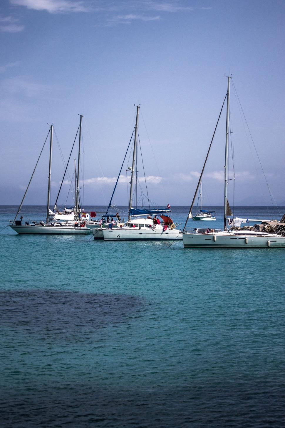 Free Image of Sailboats in Ocean  