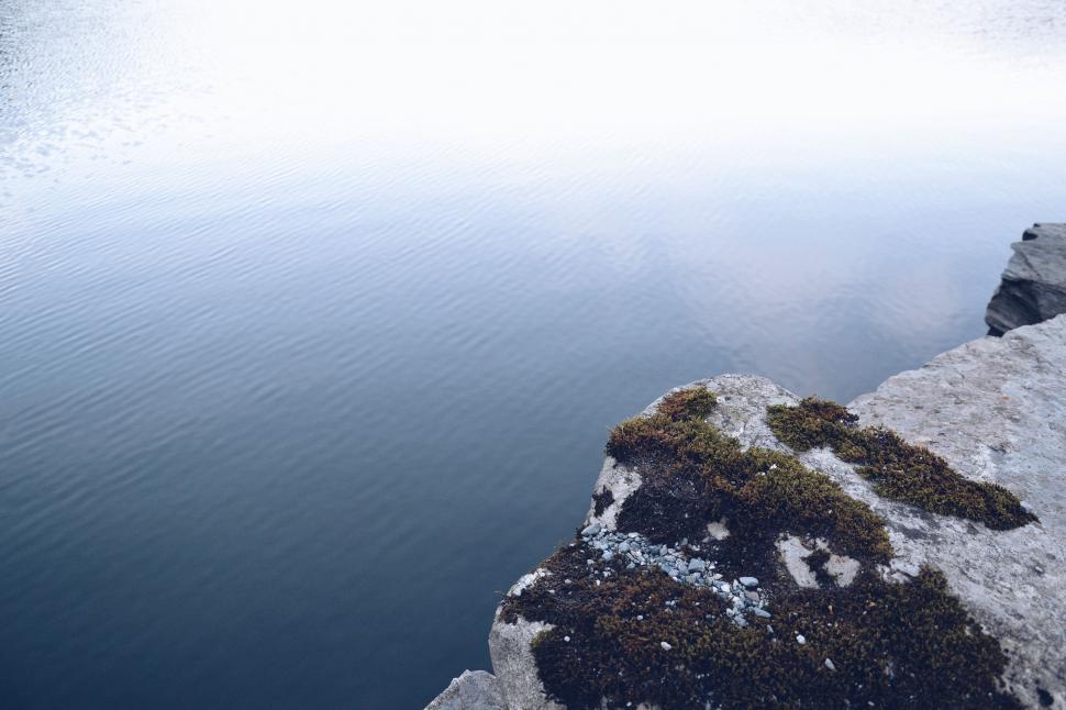 Free Image of Cliff and Ocean  