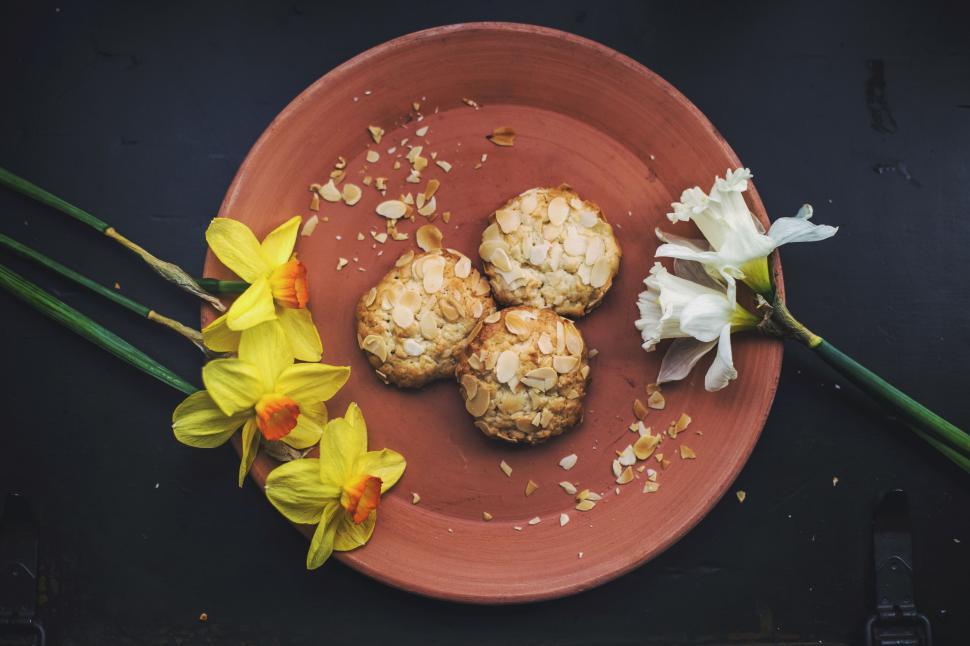 Free Image of Cookies and Flowers  