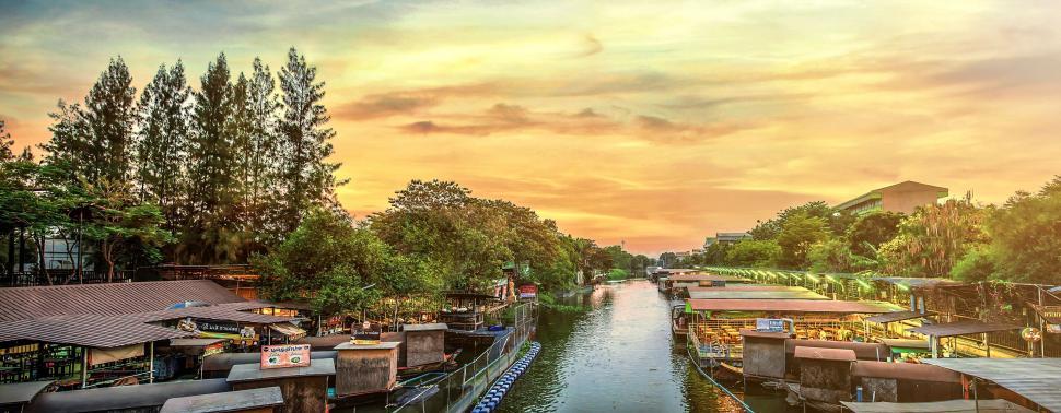 Free Image of City, River and Colorful Sky  
