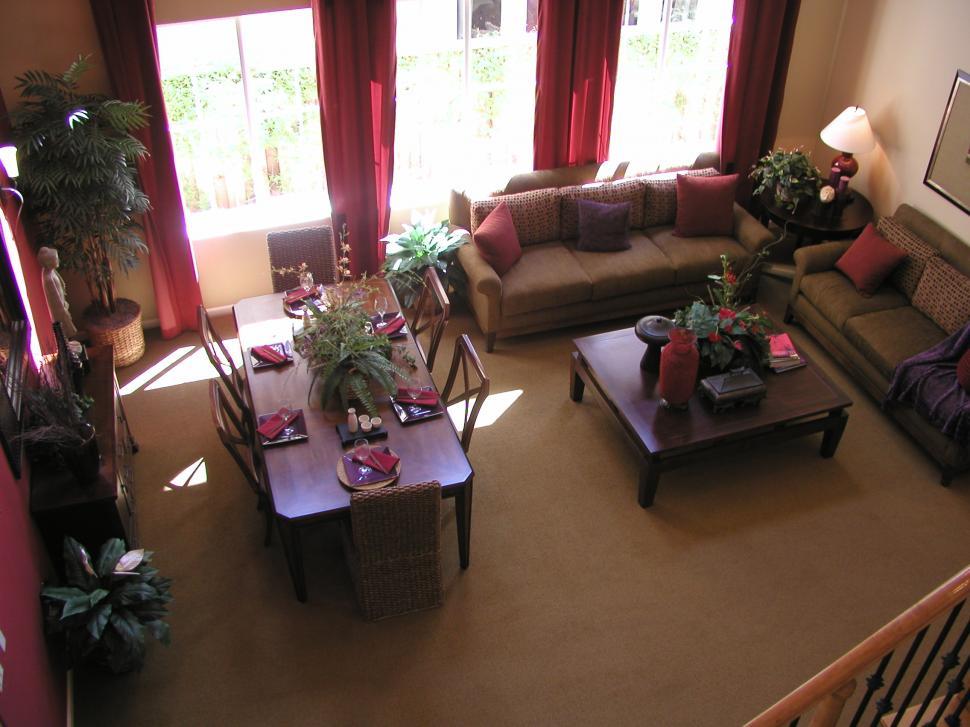 Free Image of Dinning Room/Family Room 