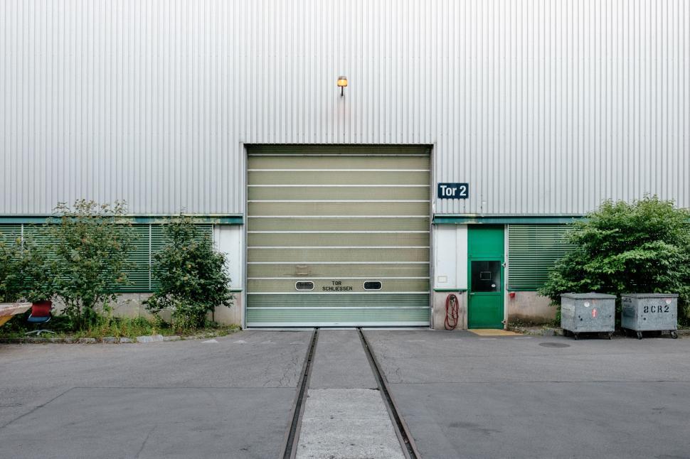 Free Image of Garage Gate  
