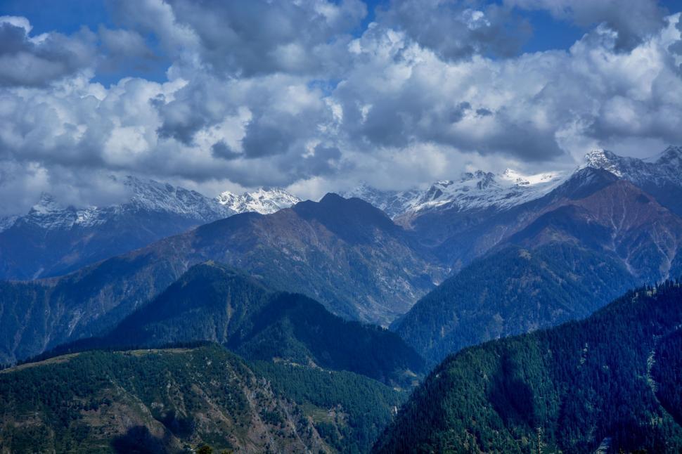 Free Image of Clouds and Mountains  