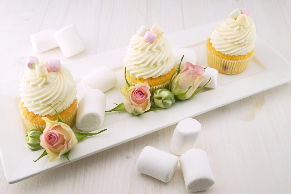 Free Image of Yellow Muffins  
