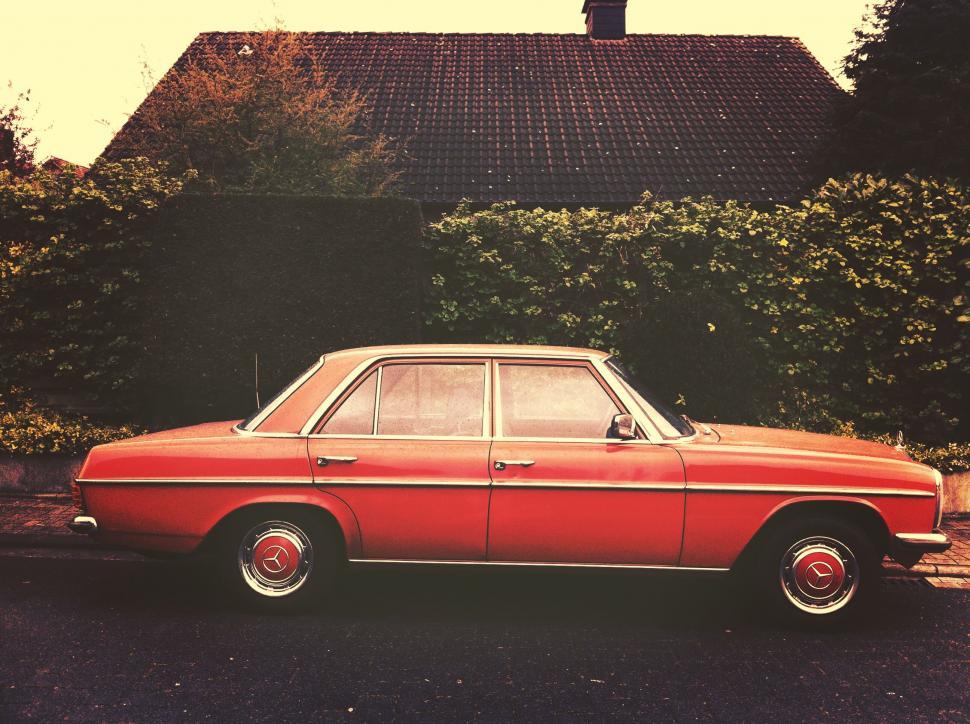 Free Image of Vintage Limousine 